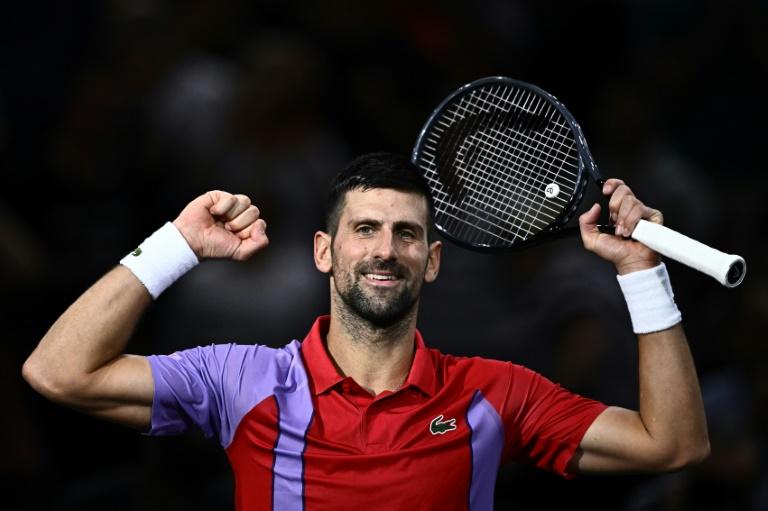 Vidéo – Loin des polémiques de Toronto, Djokovic surprend ses fans avec une danse insolite Vidéo – Loin des polémiques de Toronto, Djokovic surprend ses fans avec une danse insolite