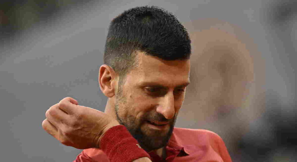 Djokovic, la photo qui inquiète ses fans à deux semaines de Roland-Garros Djokovic, la photo qui inquiète ses fans à deux semaines de Roland-Garros