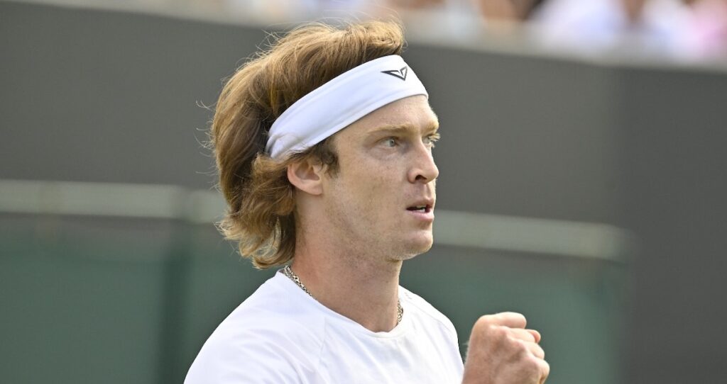 Rublev sur sa première victoire contre Federer : « Mentalement, c’était comme si j’étais Nadal » Rublev sur sa première victoire contre Federer : « Mentalement, c’était comme si j’étais Nadal »