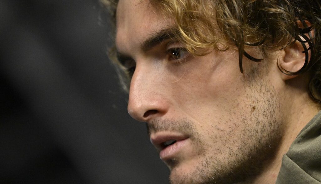 Tsitsipas se confie après les retrouvailles avec son père : « Nous avons connu des hauts et des bas, une communication parfois difficile » Tsitsipas se confie après les retrouvailles avec son père : « Nous avons connu des hauts et des bas, une communication parfois difficile »