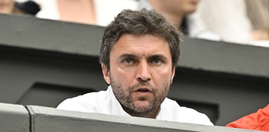 Gilles Simon, sur la finale à venir entre les cousins Rinderknech et Vacherot : « C’est un truc de fou. J’ai pas de souvenir d’une finale aussi improbable dans le tennis masculin » Gilles Simon, sur la finale à venir entre les cousins Rinderknech et Vacherot : « C’est un truc de fou. J’ai pas de souvenir d’une finale aussi improbable dans le tennis masculin »