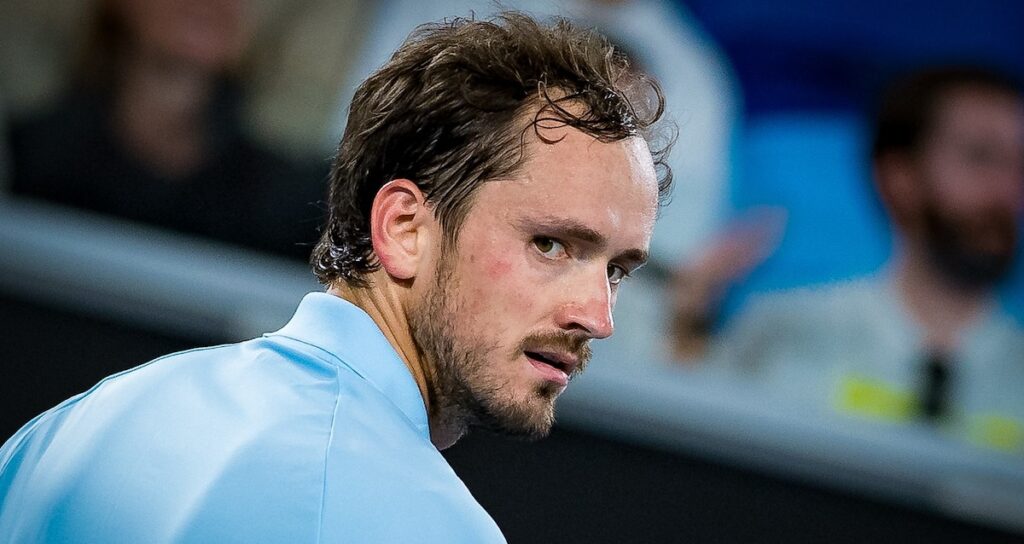 Andy Roddick, après la nouvelle défaite de Medvedev : « Des joueurs qui ont été numéro un mondial, qui ont gagné un Grand Chelem, et qui comptent plus de 20 titres, ça ne court pas les rues » Andy Roddick, après la nouvelle défaite de Medvedev : « Des joueurs qui ont été numéro un mondial, qui ont gagné un Grand Chelem, et qui comptent plus de 20 titres, ça ne court pas les rues »