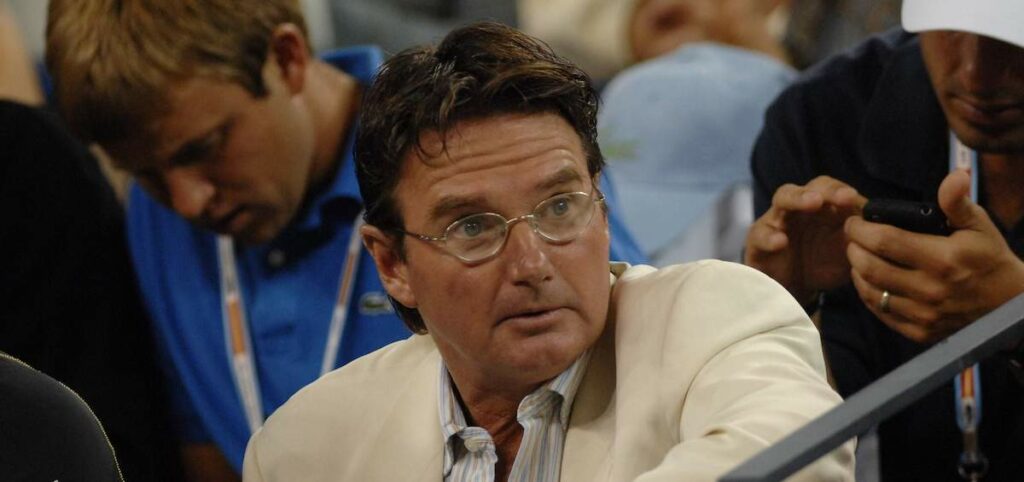 Jimmy Connors sur Alcaraz, battu en finale par Sinner : « Ce qu’il a dit à son équipe pendant le match, je n’aurais sans doute jamais pu l’admettre » Jimmy Connors sur Alcaraz, battu en finale par Sinner : « Ce qu’il a dit à son équipe pendant le match, je n’aurais sans doute jamais pu l’admettre »