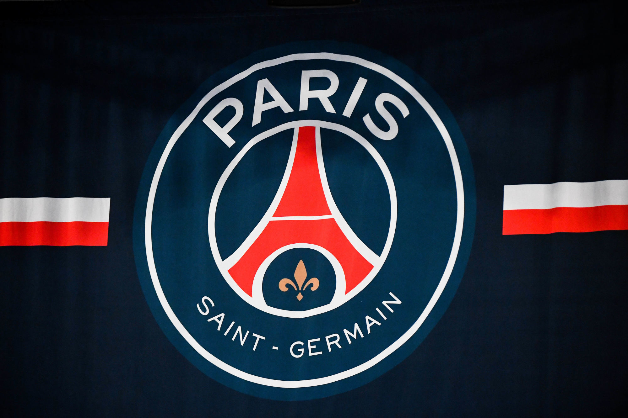Mercato : Le PSG annonce une signature majuscule en attaque Mercato : Le PSG annonce une signature majuscule en attaque