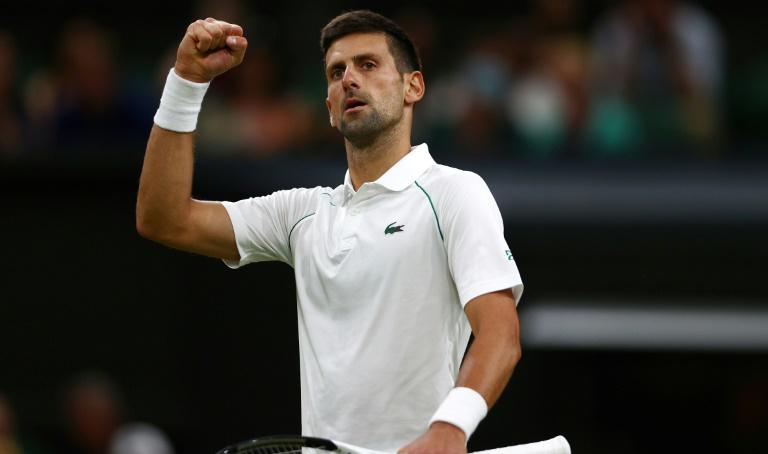 Djokovic entame sa 900ᵉ semaine dans le top 10 et se rapproche de Nadal Djokovic entame sa 900ᵉ semaine dans le top 10 et se rapproche de Nadal