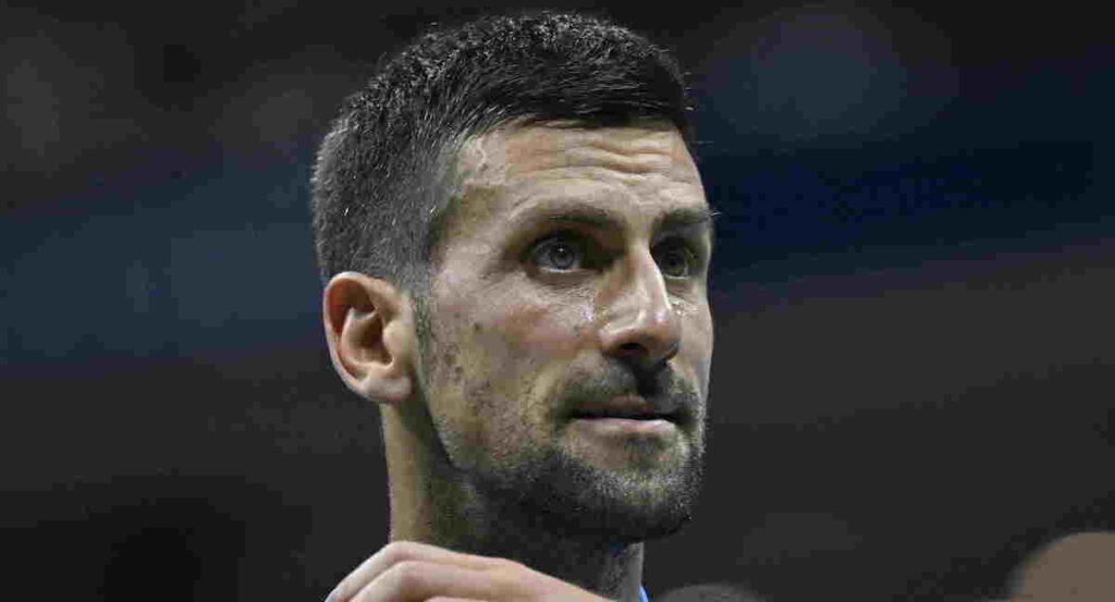 Djokovic sur la rivalité Alcaraz-Sinner : « Il y a des joueurs qui peuvent occuper la place de Djoker. Je m’identifie au troisième joueur, car j’ai été dans cette situation avec Federer et Nadal » Djokovic sur la rivalité Alcaraz-Sinner : « Il y a des joueurs qui peuvent occuper la place de Djoker. Je m’identifie au troisième joueur, car j’ai été dans cette situation avec Federer et Nadal »