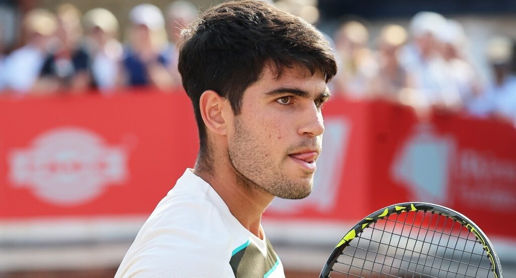 Alcaraz, après avoir égalé Nadal : « Honnêtement, je ne prête pas vraiment attention à ces statistiques. Mais je ne vais pas mentir, je trouve ça plutôt bien » Alcaraz, après avoir égalé Nadal : « Honnêtement, je ne prête pas vraiment attention à ces statistiques. Mais je ne vais pas mentir, je trouve ça plutôt bien »