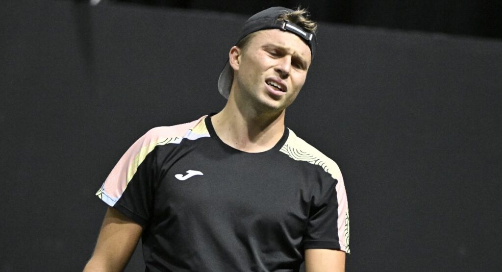 Le Français Muller, après sa défaite contre Auger-Aliassime : « Je fais un sport où malheureusement avec un coup, qui est le service, tu peux tenir tout un match et t’en sortir »