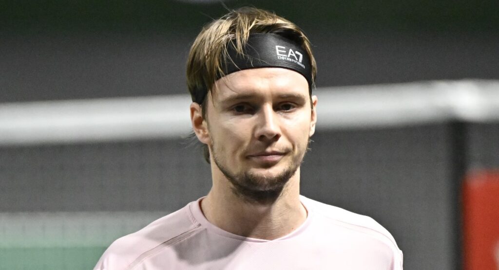 Bublik à son équipe en plein match contre Fritz : « Je ne veux pas gagner de Grand Chelem, je veux prendre ma retraite. Vous faites chier les gars »