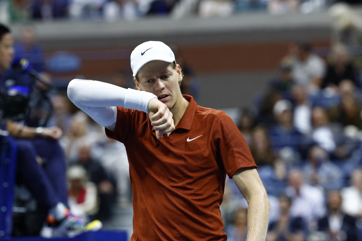 « J'ai fait un break et vous restez assis, putain ! » : la colère rare de Jannik Sinner à Paris