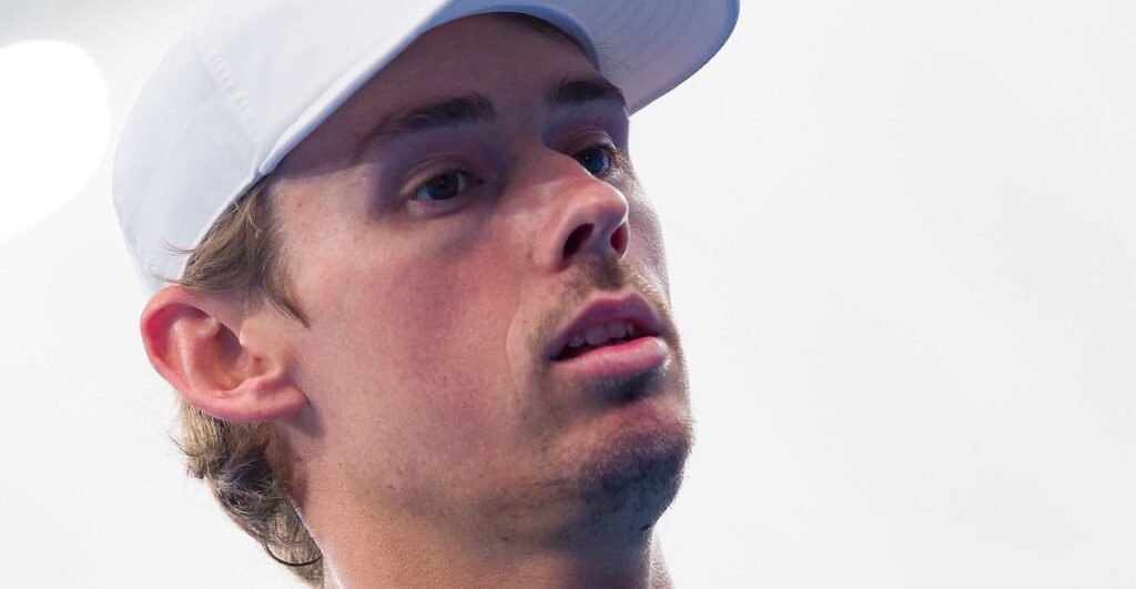 Alex De Minaur et le traumatisme Federer : « Même ma mère encourageait Roger. Cela montre à quel point j’étais dans le pétrin »