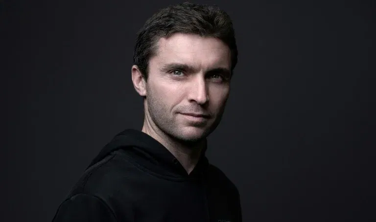 « Je dois extraire la balle perdue », ironise Simon sur la déclaration de Royer