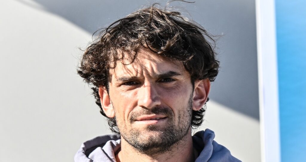 Valentin Vacherot (23e), qui continue de rouler avec une voiture française très modeste : « Tu peux faire des bons créneaux entre deux belles voitures à Monaco. Si on me touche, ce n’est pas très grave »