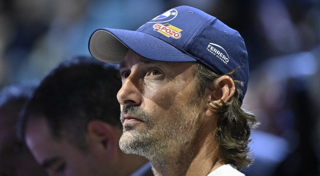 Ferrero très honnête : « Voir cette personne entraîner Alcaraz me fait un peu mal »