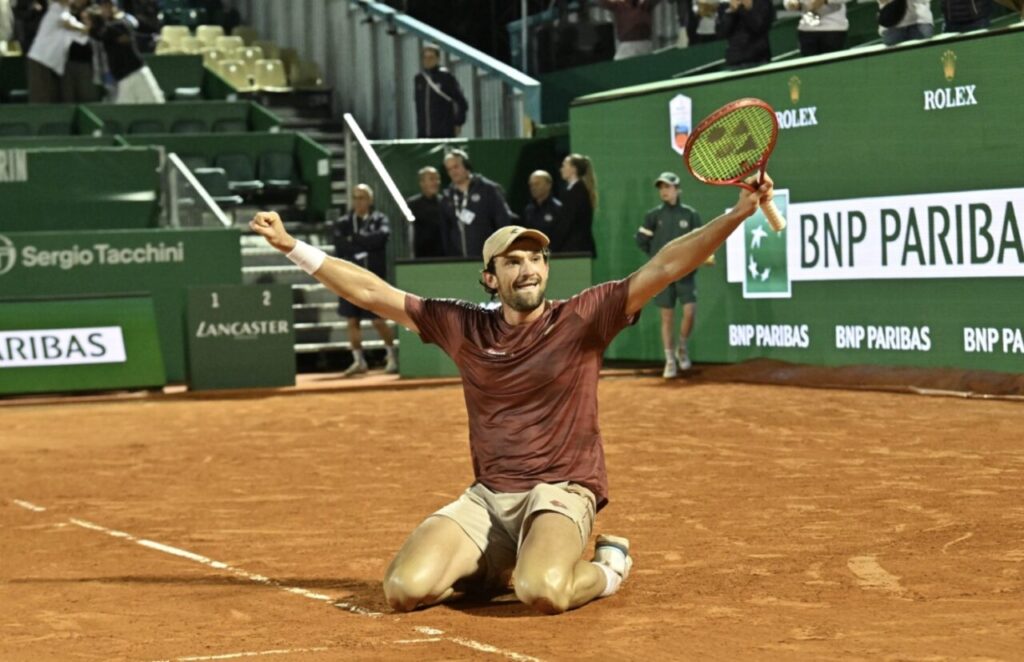 Vacherot, la force tranquille, qualifié en quarts de finale : « Encore un match de folie. Je préfère même un stade à moitié vide, mais je peux citer le nom de chaque spectateur »