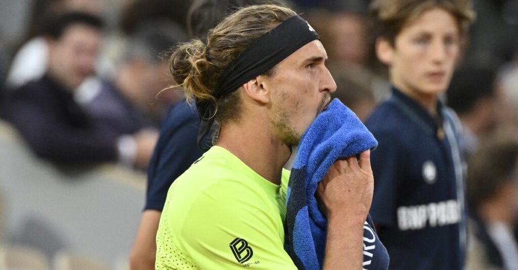 Zverev, après sa triste élimination : « Si je ne crois pas pouvoir battre Sinner à Roland-Garros, autant lui donner le trophée sans même jouer le tournoi »