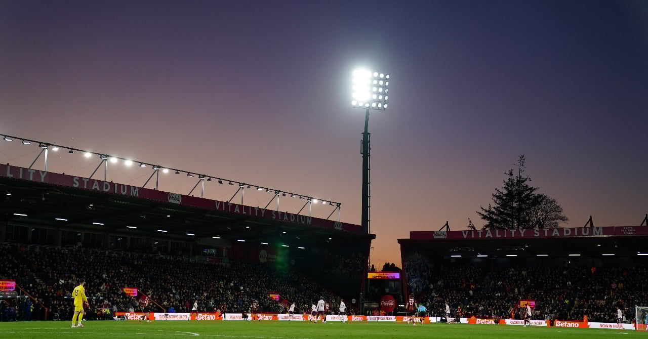 Après Olise, un autre crack mondial de 19 ans choisit la France !