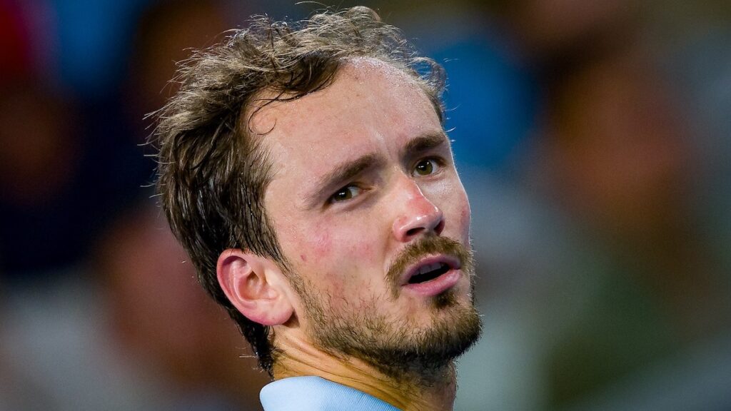 Daniil Medvedev, tombeur d’Alcaraz : « Pouvoir battre quelqu’un comme Carlos, le numéro un mondial, est une sensation incroyable. Aujourd’hui, je me sentais complètement normal. J’ai simplement joué mon tennis »