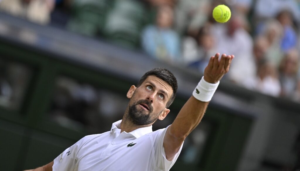 Ken Rosewall sur Novak Djokovic, qui pourrait battre son record : « Cela ne me dérangerait pas »