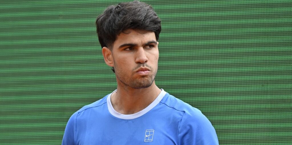 Jimmy Connors sur la blessure de Carlos Alcaraz : « Ces gars-là ont six ou sept personnes dans leur équipe pour leur dire : ‘Écoute, tu devrais peut-être lever un peu le pied’  »