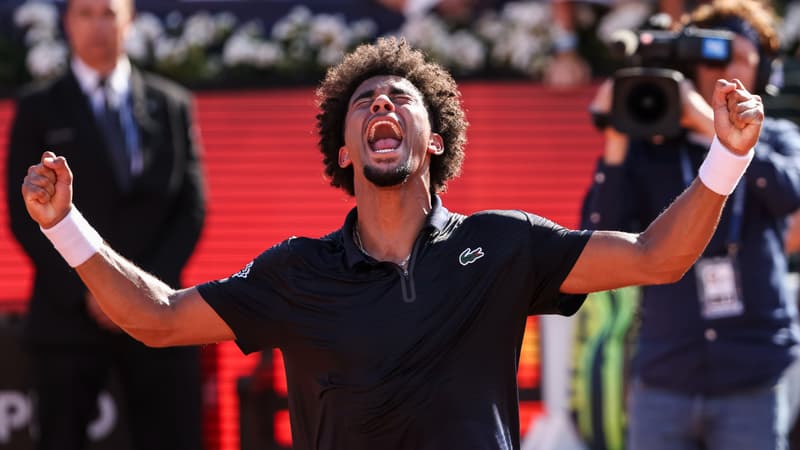 Selfie avec Koundé, plongeon dans la piscine... comment Arthur Fils a fêté son sacre à l'ATP 500 de Barcelone