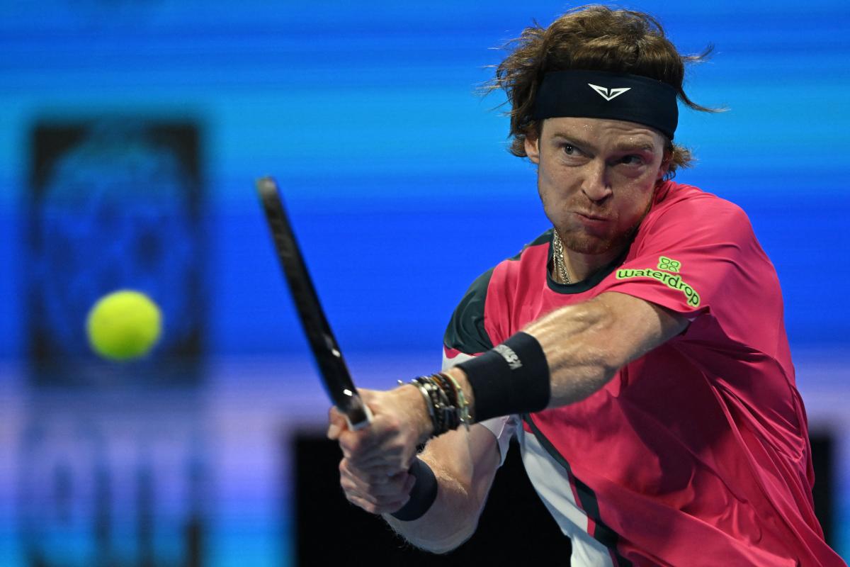 « On lui a dit qu’Andrey était un peu déprimé », Vicente raconte la collaboration entre Rublev et Safin