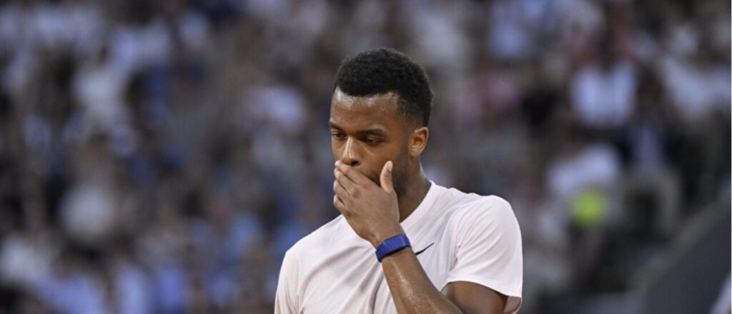 Giovanni Mpetshi Perricard : « Il y a eu des moments où je servais à 230 ou 240 km/h, et Novak renvoyait quand même la balle à la vitesse de l’éclair à dans mes pieds alors que mon geste venait de se terminer »