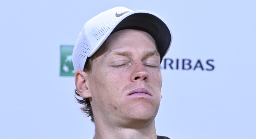 La grosse erreur de Jannik Sinner : « Je ne me souviens pas vraiment d’avoir vu quelqu’un jouer autant au tennis que moi jusqu’à ce stade de la saison. Nous aurions peut-être pu gérer certaines choses un peu mieux »