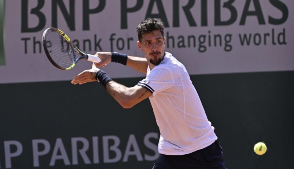 Kokkinakis, c’est robocop : « Maintenant, j’ai un tendon d’Achille d’une personne décédée dans le bras pour relier à nouveau le muscle pectoral à l’épaule »