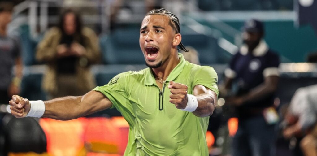 Fabrice Santoro, à propos d’Arthur Fils : « J’observe une dérive du sport spectacle, où les joueurs, leur box et le public sont de plus en plus démonstratifs. On est loin des clans poker face à la Roger Federer »