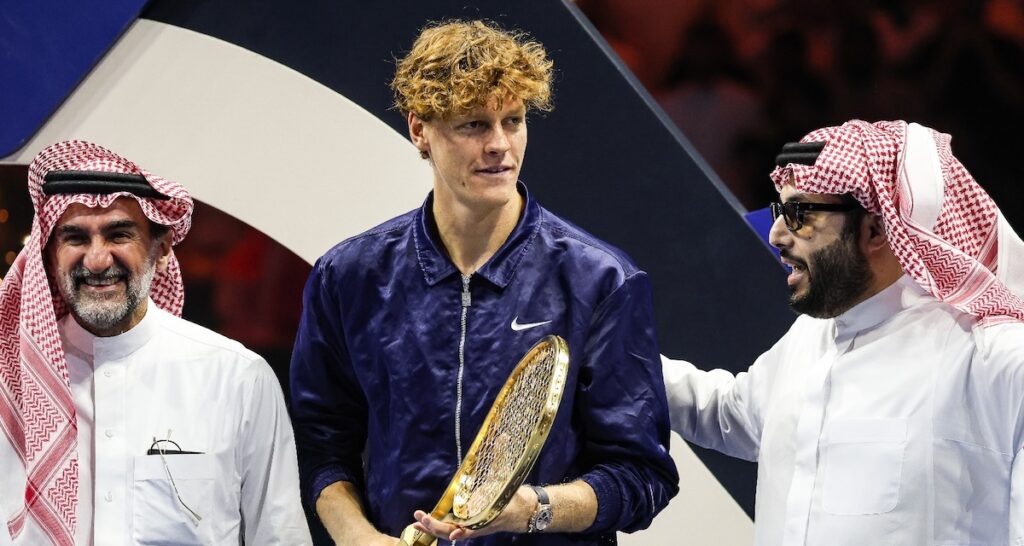 Isner très cash sur le nouveau Masters 1000 en Arabie Saoudite : « On peut penser qu’ils vont distribuer de l’argent sous la table pour que Sinner et Alcaraz viennent jouer »