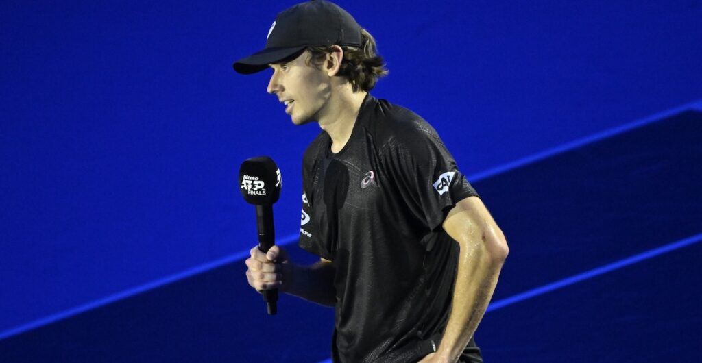 De Minaur se voit déjà pour aller titiller enfin Sinner et Alcaraz : « Il y a quelques points sur lesquels mon équipe et moi avons travaillé pendant l’intersaison afin de franchir une nouvelle étape, et c’est évidemment notre prochain objectif »