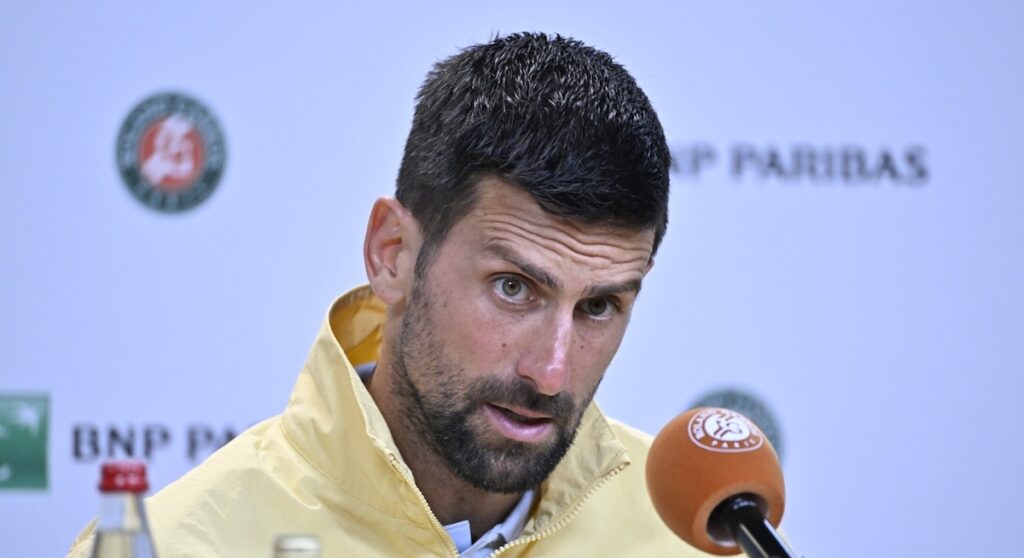 Djokovic à un journaliste après sa défaite contre Fonseca : « Je m’en fous. Je m’en fous. Je vais vous interrompre là. Parlons d’autre chose »